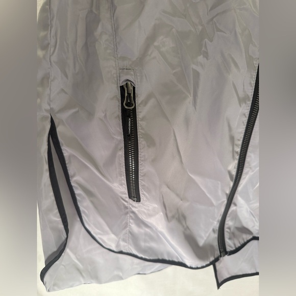 New Balance Men's Medium Black White Hooded Full Zip Rain Jacket Windbreaker - Picture 2 of 7